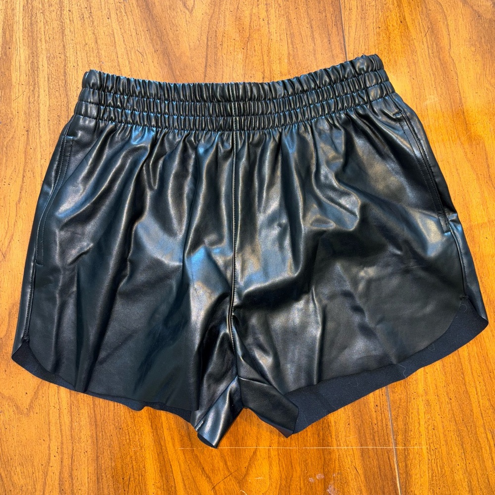 Abercrombie & Fitch Vegan Leather Shorts Size Medium NWT